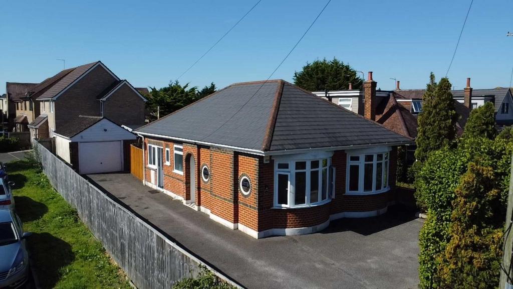 BH10 KINGSWELL ROAD, Bournemouth 3 bed detached bungalow £325,000