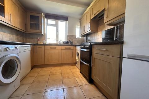 3 bedroom flat to rent, Ricards Road, Wimbledon, London SW19 7ES