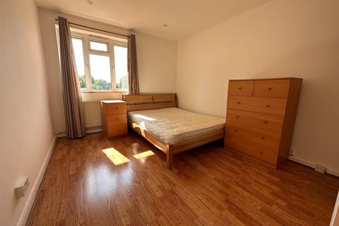 3 bedroom flat to rent, Ricards Road, Wimbledon, London SW19 7ES