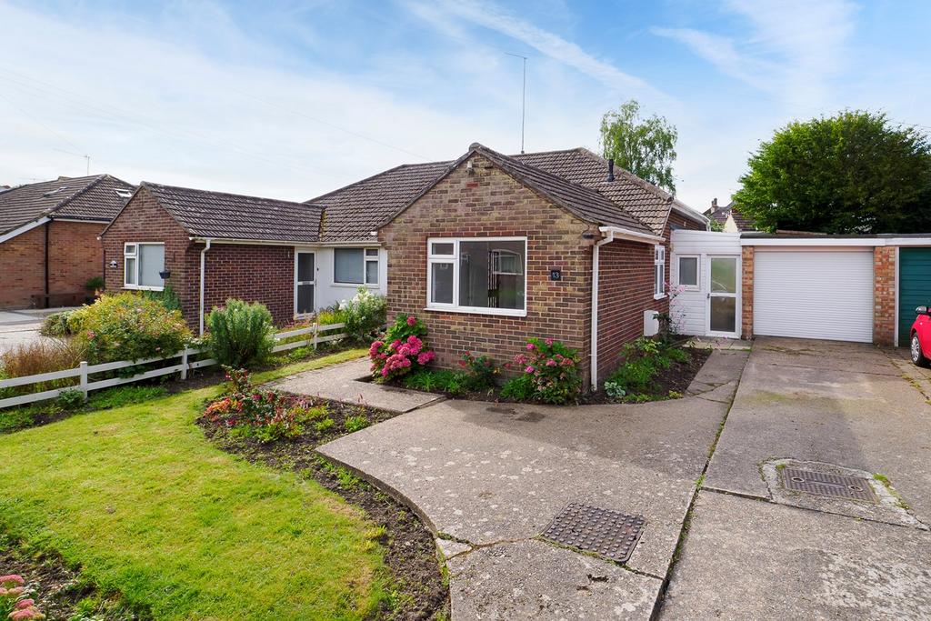 Mayfield Road, Lyminge, Folkestone, CT18 2 bed semidetached bungalow