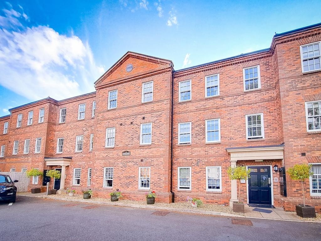 Beatrice Court Lichfield WS13 2 bed apartment 235 000