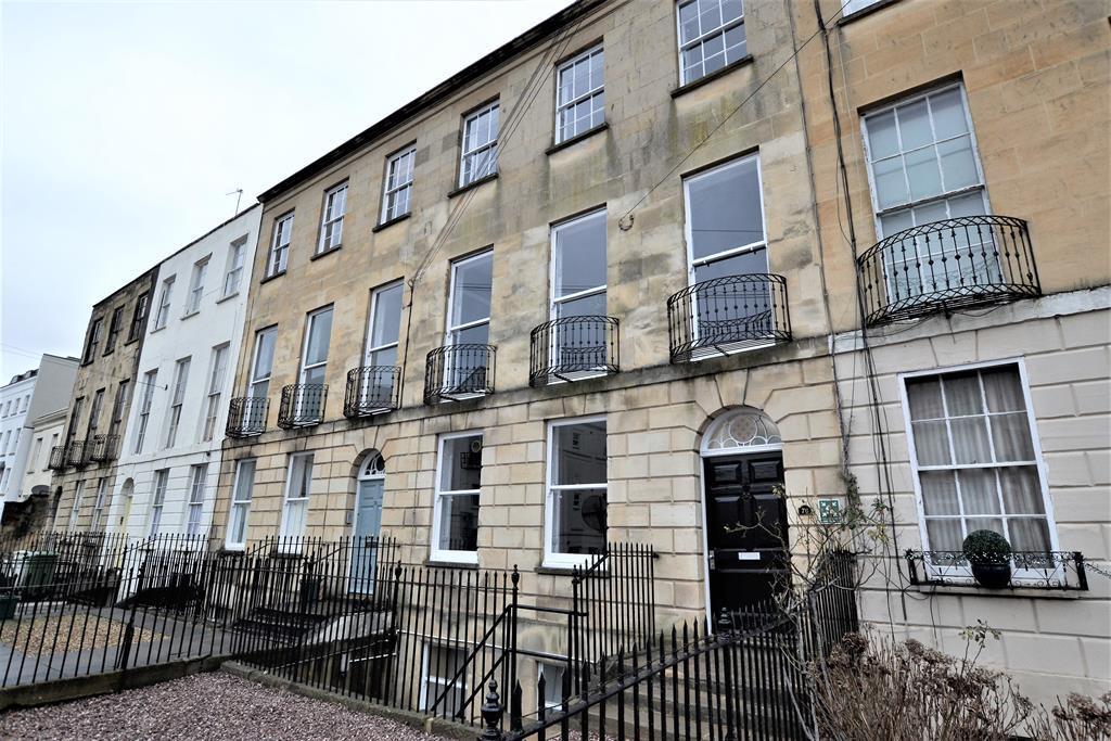 Albion Street, Cheltenham, GL52 2RW 1 bed flat for sale £175,000
