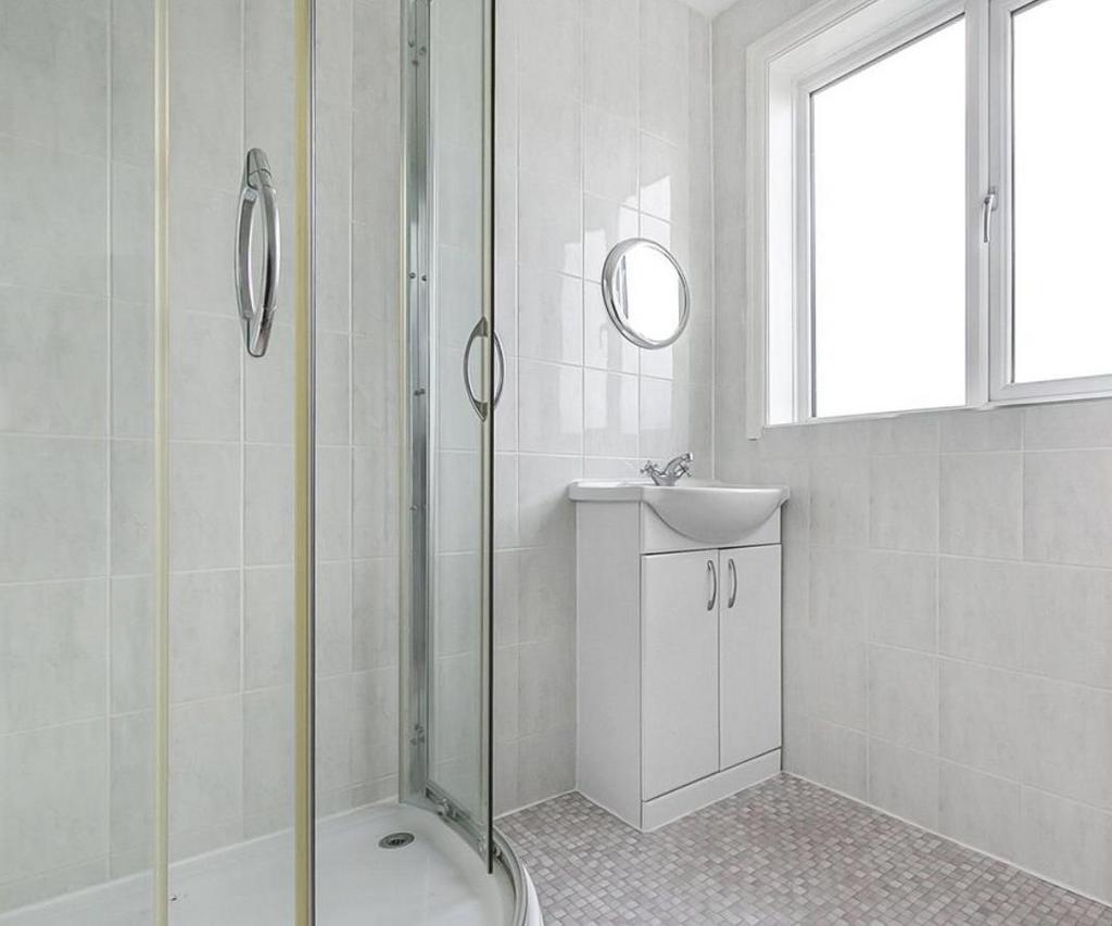 Shower room.png
