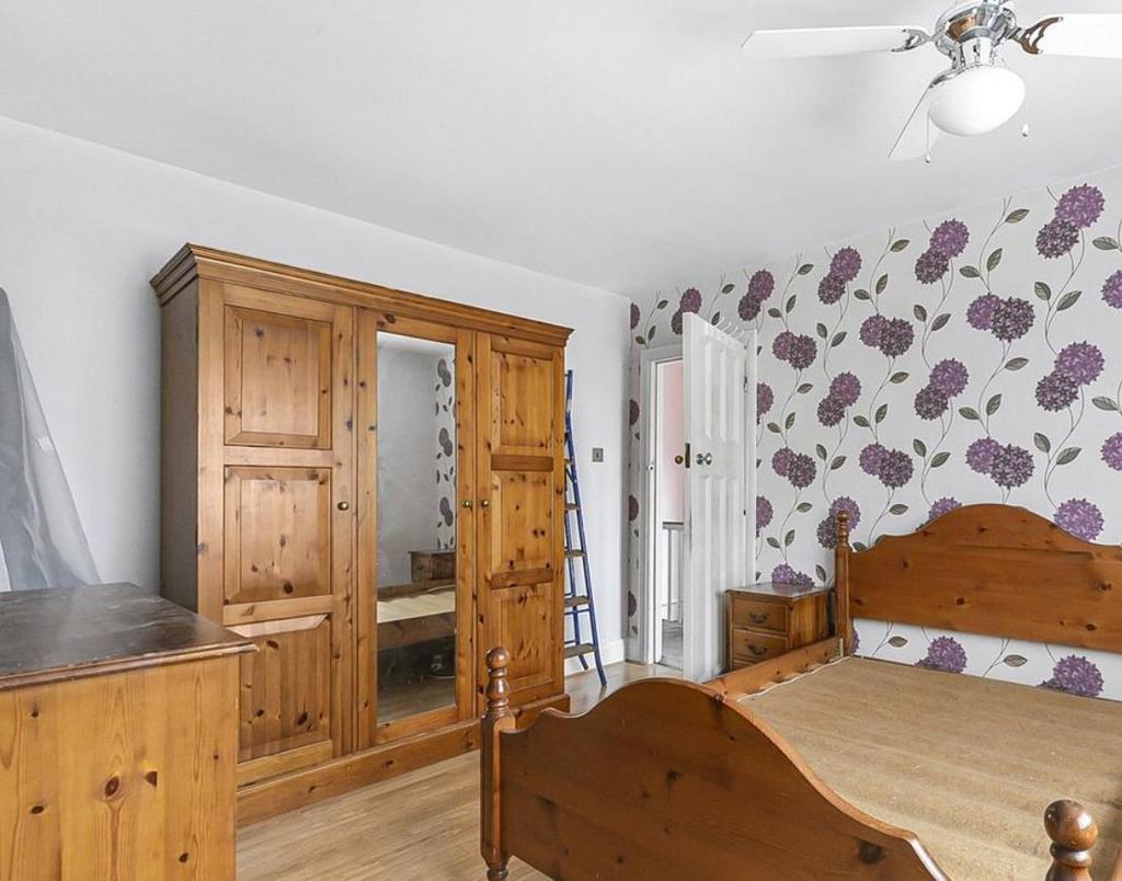 Bedroom 2.png