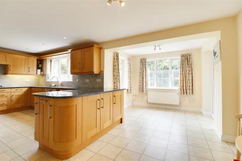 5 bedroom detached house for sale, Carlton, Elloughton