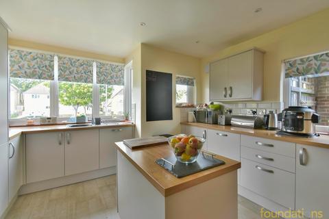 67 Cooden Drive, Bexhill-on-sea, TN39 3AY