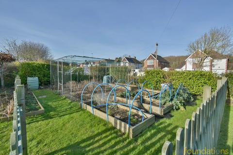 67 Cooden Drive, Bexhill-on-sea, TN39 3AY