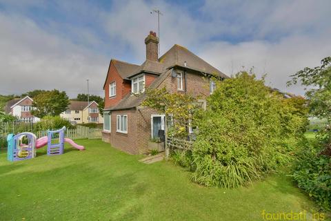 67 Cooden Drive, Bexhill-on-sea, TN39 3AY