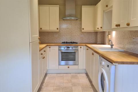 22 Meadowlands Drive, Haslemere, GU27 2FD