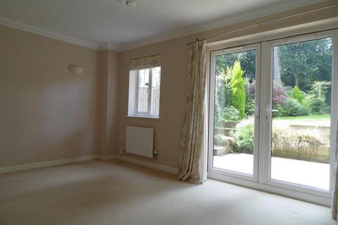 22 Meadowlands Drive, Haslemere, GU27 2FD