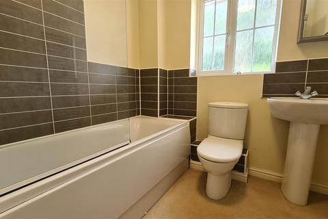 22 Meadowlands Drive, Haslemere, GU27 2FD
