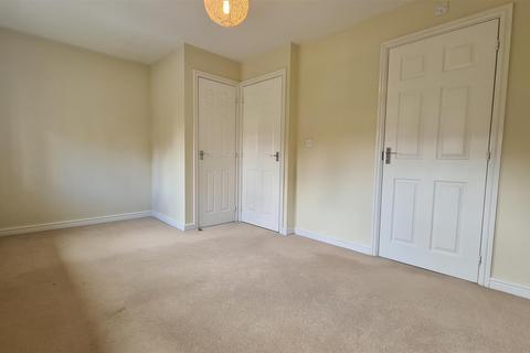 22 Meadowlands Drive, Haslemere, GU27 2FD