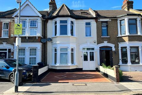 4 bedroom house for sale - Eton road, Ilford