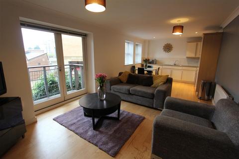 2 bedroom flat to rent, Turlow Court, Leeds