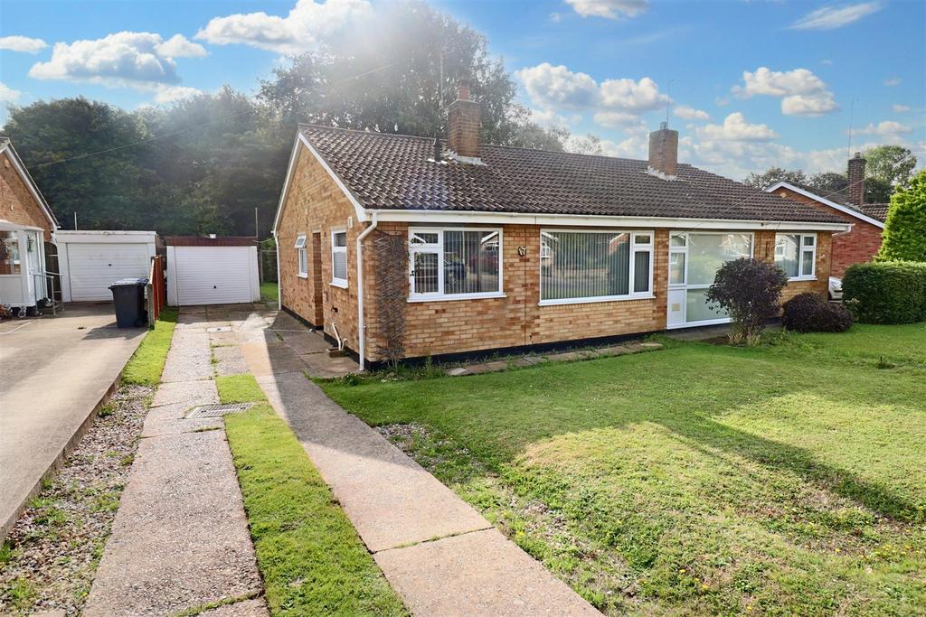 Denton Drive, Oulton Broad, Lowestoft 2 bed semidetached bungalow for