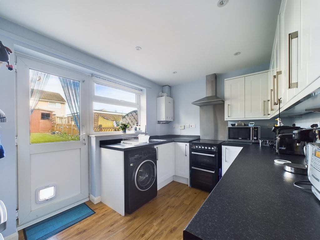 Keats Way, Hitchin, SG4 2 bed terraced house for sale £350,000