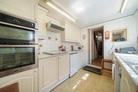 100 Albany Road, London, SE5 0DA