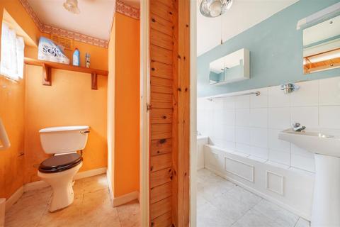 100 Albany Road, London, SE5 0DA