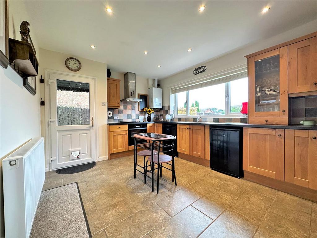 Hawton Road, Newark 3 bed detached house for sale £325,000