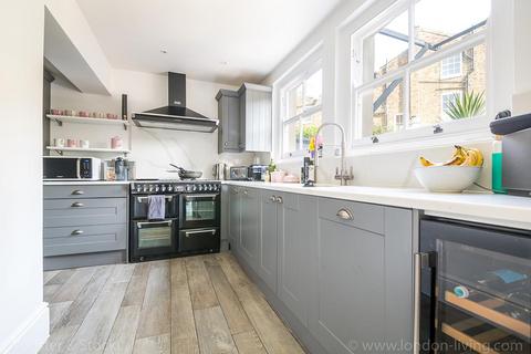 2, Abercorn Villas County Grove, London, SE5 9LE