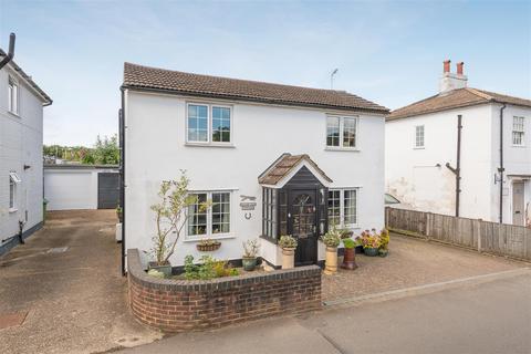 3 bedroom detached house for sale, Squirrel Lane, Winkfield