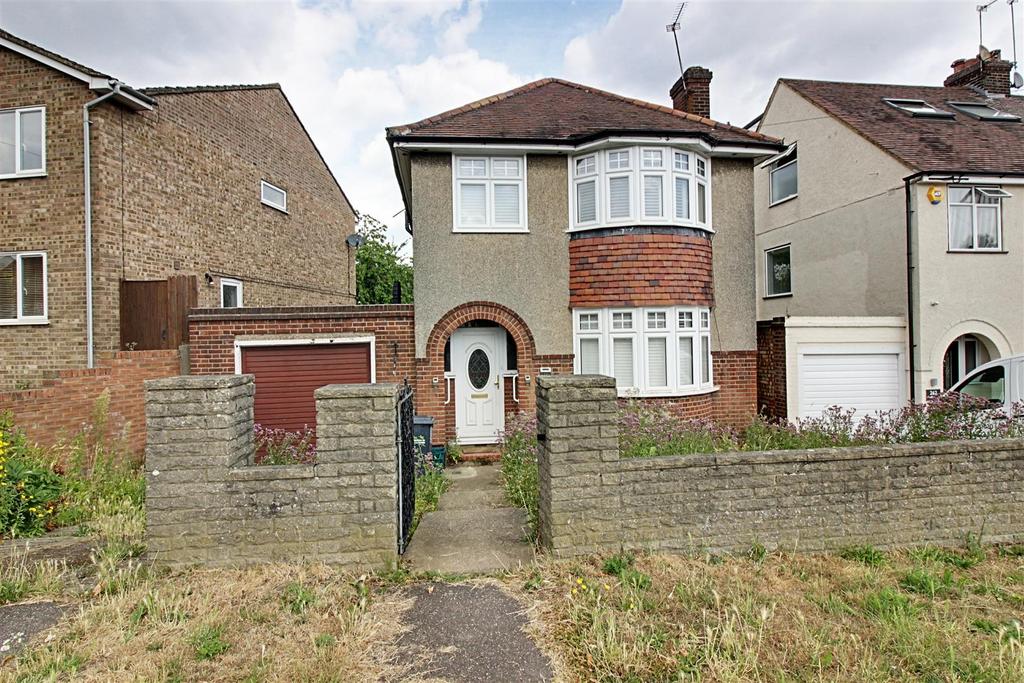 Goffs Lane, Cheshunt 3 bed detached house £1,800 pcm (£415 pw)