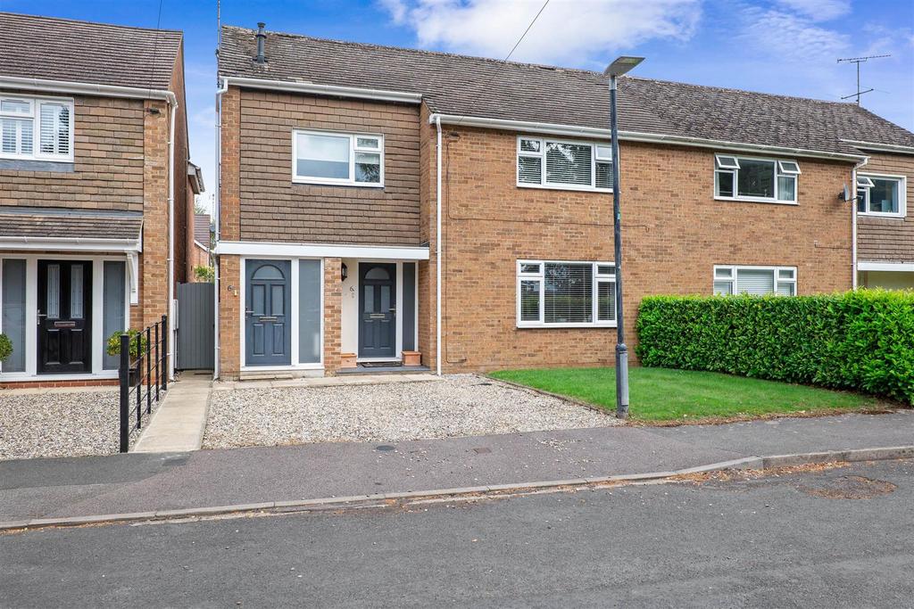 Errington Road, MoretonInMarsh 2 bed for sale £205,000