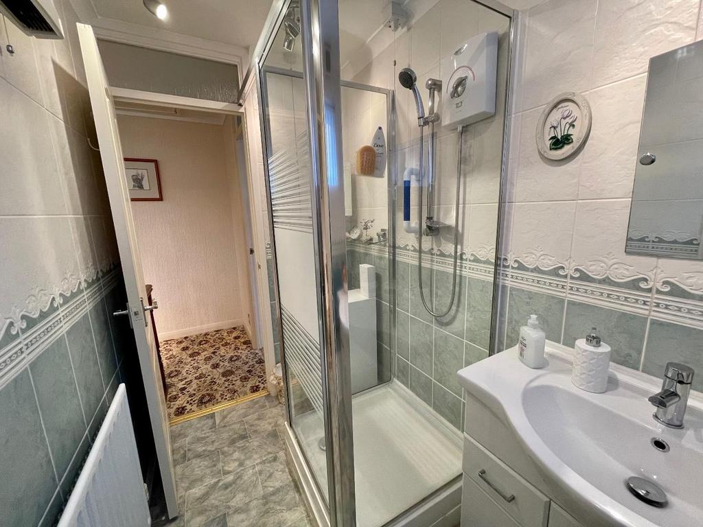 Shower room/w.c.