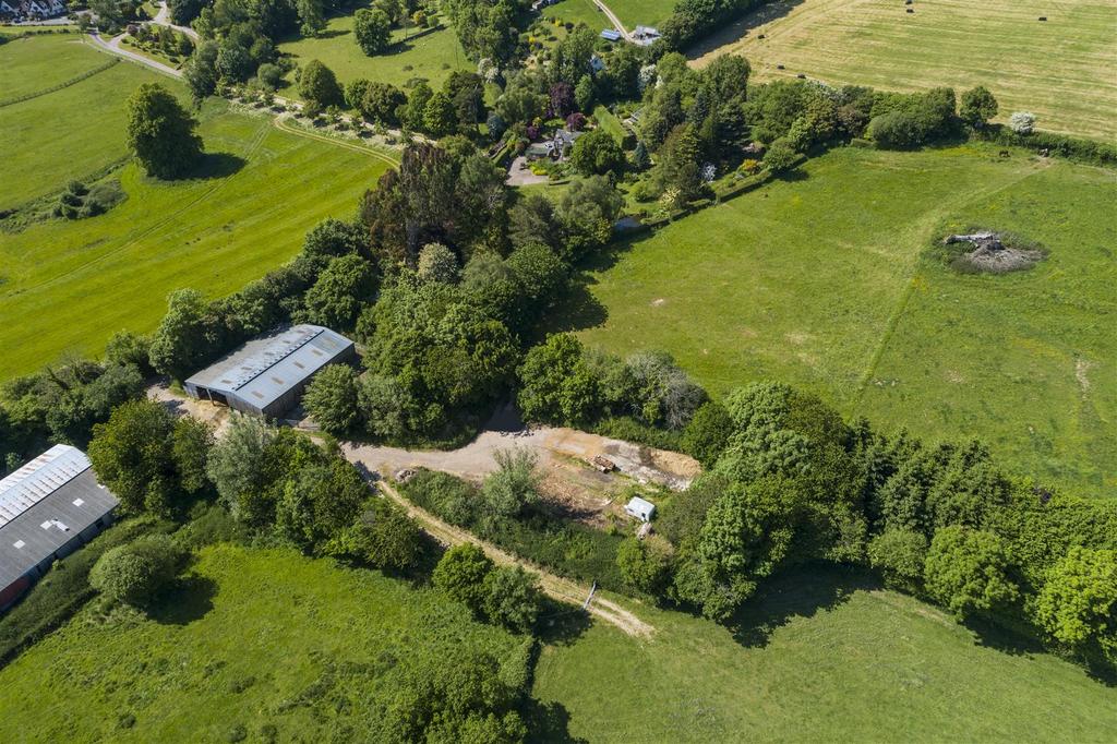 Taunton 5 bed property with land for sale £430,000