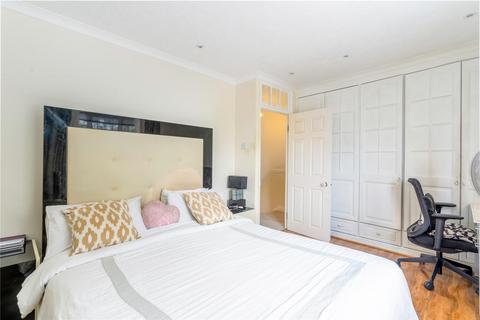 19 Oakview Road, London, SE6 3QF