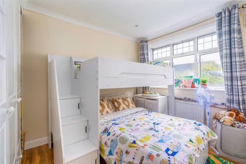 19 Oakview Road, London, SE6 3QF