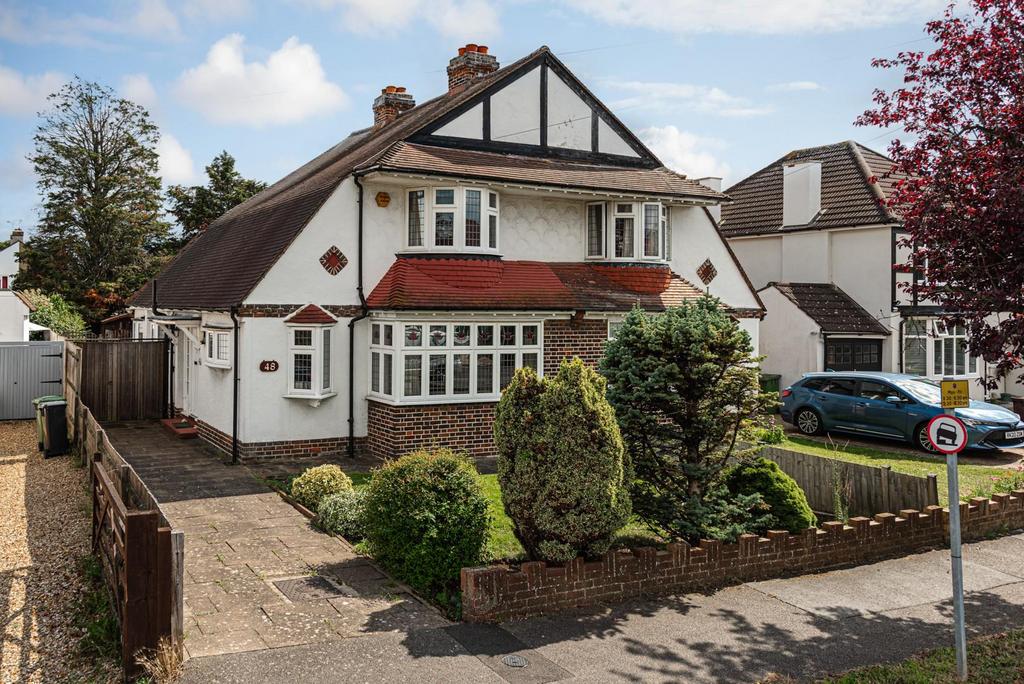 Waverley Road, Stoneleigh 3 bed semidetached house for sale £600,000