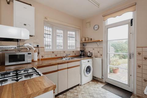 48 Waverley Road, Epsom, KT17 2LT