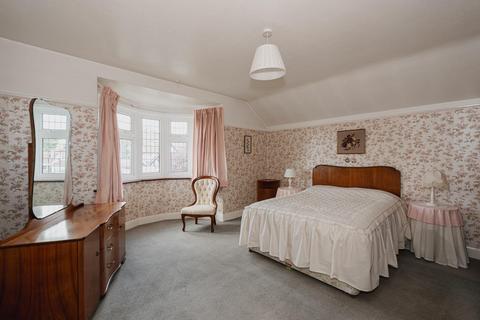 48 Waverley Road, Epsom, KT17 2LT
