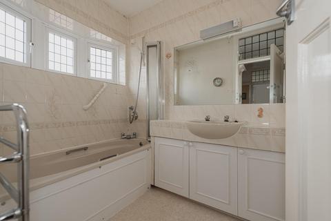 48 Waverley Road, Epsom, KT17 2LT