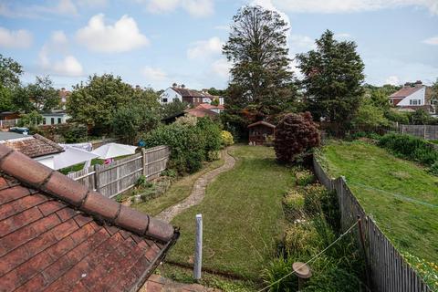 48 Waverley Road, Epsom, KT17 2LT