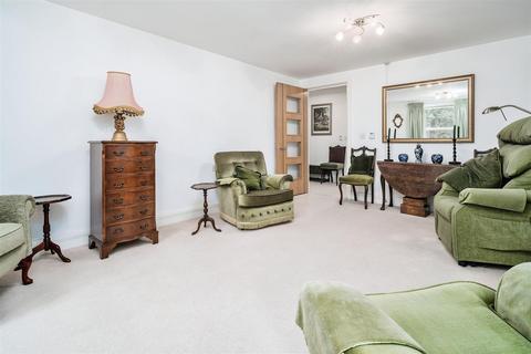1 bedroom apartment for sale, Peel Court, College Way, Welwyn Garden City, Hertfordshire, AL8 6DG