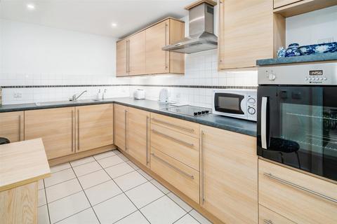 1 bedroom apartment for sale, Peel Court, College Way, Welwyn Garden City, Hertfordshire, AL8 6DG