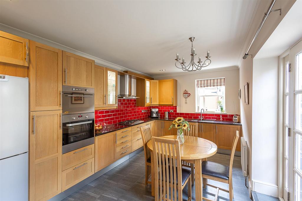 Roseworth Crescent, Gosforth... 5 bed end of terrace house £625,000