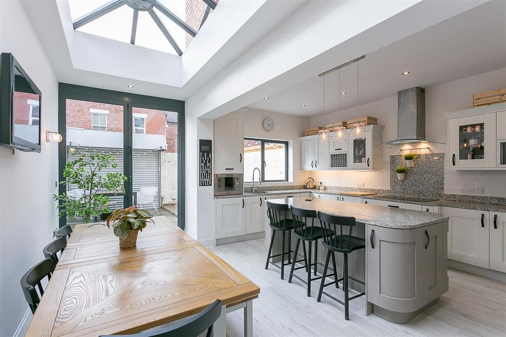 Windsor Terrace, South Gosforth, Newcastle upon Tyne 5 bed terraced