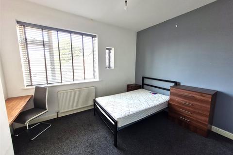 6 bedroom terraced house for sale, Beech Grove, Benton, Newcastle Upon Tyne, NE12