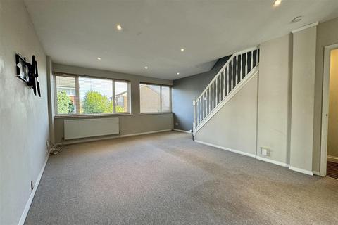 20 Hall Close, Godalming, GU7 3PW