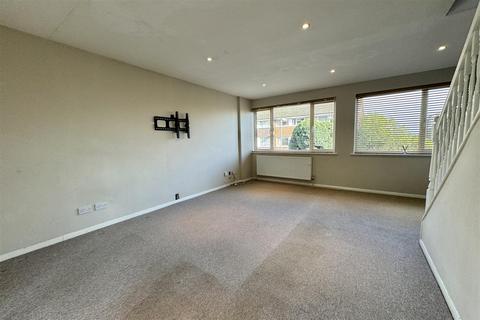 20 Hall Close, Godalming, GU7 3PW