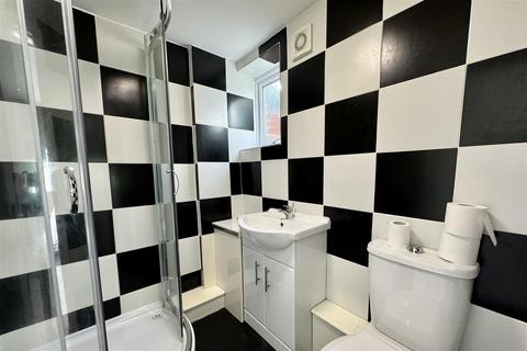 20 Hall Close, Godalming, GU7 3PW