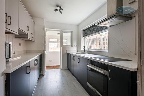 82 Studfield Hill, Sheffield, S6 4SJ