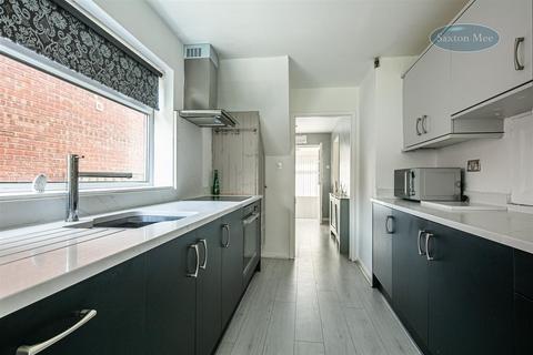 82 Studfield Hill, Sheffield, S6 4SJ