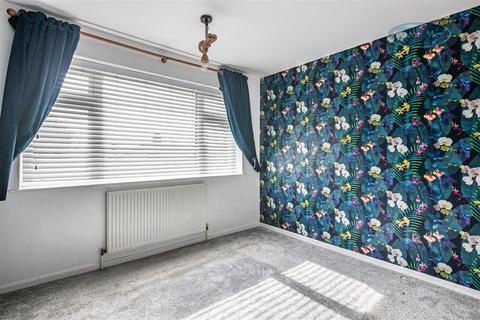 82 Studfield Hill, Sheffield, S6 4SJ