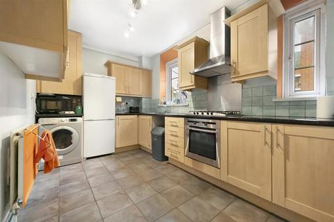 24 Stockwell Gardens, London, SW9 0RX