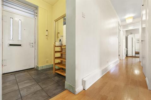 24 Stockwell Gardens, London, SW9 0RX