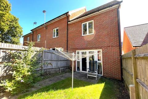 2 bedroom end of terrace house for sale, Consort Gardens, East Cowes